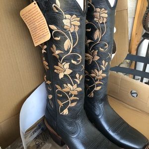 Tall Twisted X Boots black with gold flowers